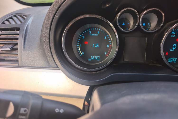 Used CHANGAN KAICHENG Ruixing M90 2017 2.0L Value Edition High-Roof 6-Seater Dual-Swing Doors 4G94S Odometer Close Up
