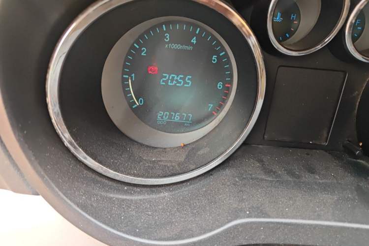 Used CHANGAN KAICHENG Ruixing M90 2017 2.0L Value Edition 6-Seater Hatchback 4G94S Odometer Close Up