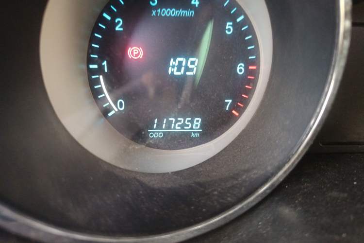 Used CHANGAN KAICHENG Ruixing M90 2017 2.0L Value Edition 6-Seater Hatchback 4G94S Odometer Close Up