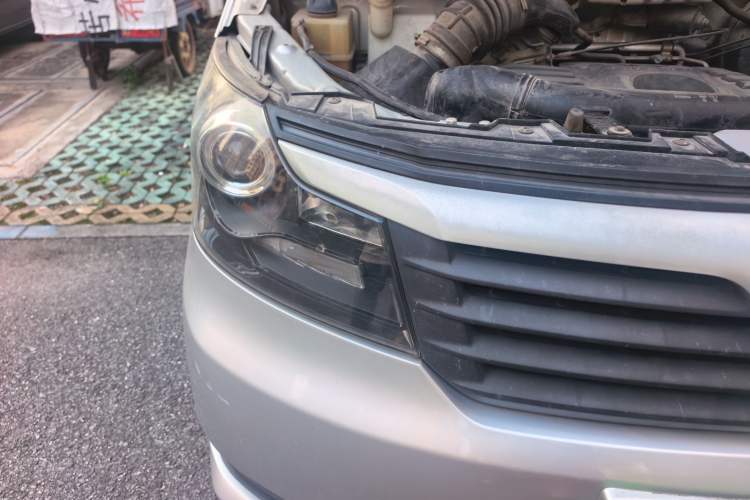 Used CHANGAN KAICHENG Ruixing M90 2017 2.0L Value Edition High-Roof 6-Seater Dual-Swing Doors 4G94S Right Front Headlight