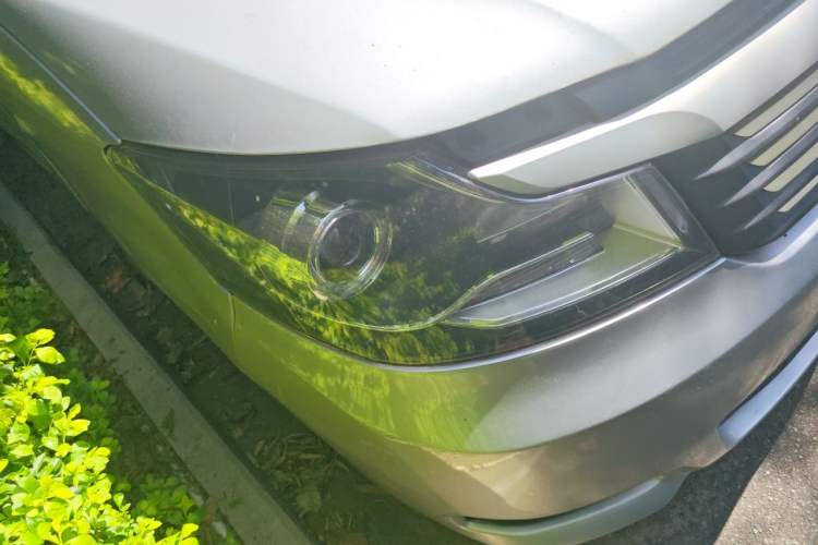 Used CHANGAN KAICHENG Ruixing M90 2017 2.0L Value Edition 6-Seater Hatchback 4G94S Right Front Headlight