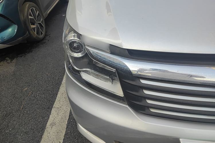 Used CHANGAN KAICHENG Ruixing M90 2017 2.0L Value Edition 6-Seater Hatchback 4G94S Right Front Headlight