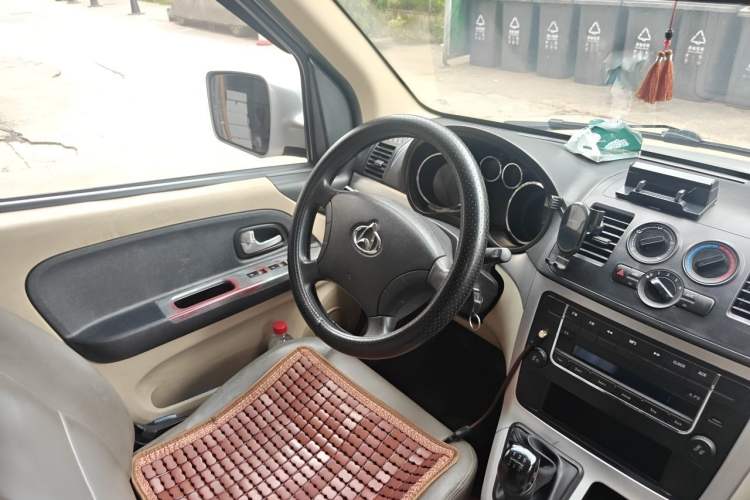Used CHANGAN KAICHENG Ruixing M90 2017 2.0L Value Edition 6-Seater Hatchback 4G94S Steering Wheel