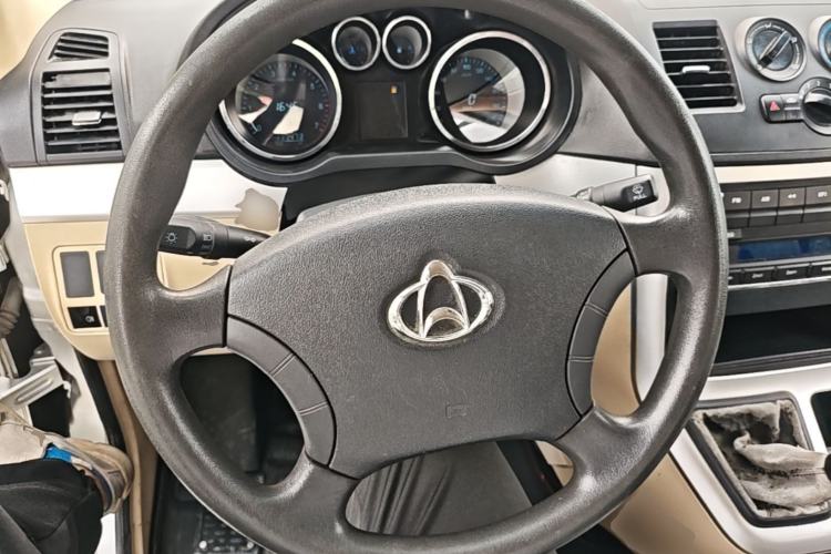 Used CHANGAN KAICHENG Ruixing M90 2017 2.0L Value Edition 6-Seater Hatchback 4G94S Steering Wheel