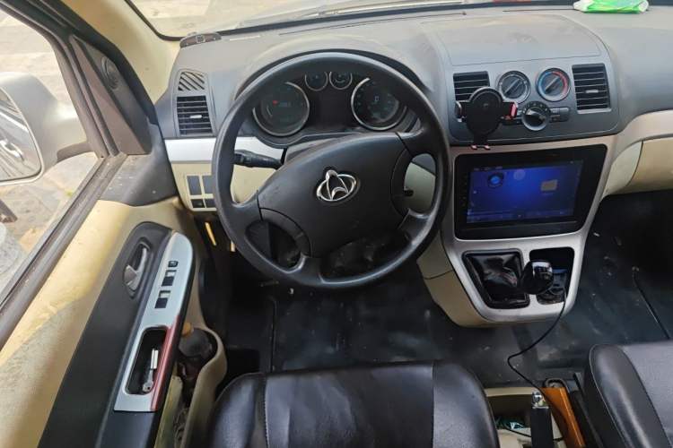 Used CHANGAN KAICHENG Ruixing M90 2017 2.0L Value Edition 6-Seater Hatchback 4G94S Steering Wheel