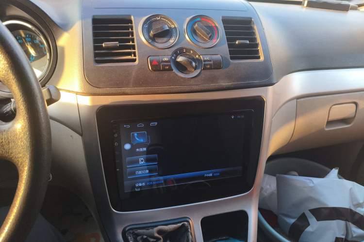 Used CHANGAN KAICHENG Ruixing M90 2017 2.0L Value Edition High-Roof 6-Seater Dual-Swing Doors 4G94S Audio And AC Panel