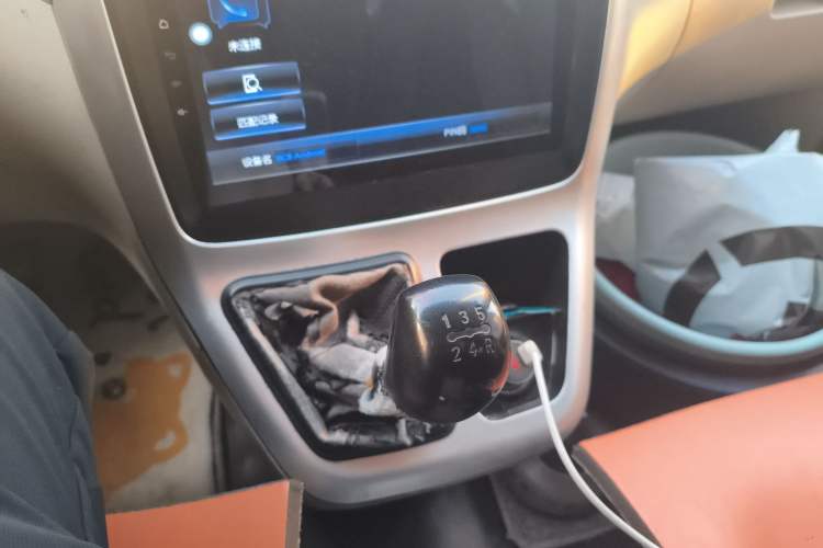 Used CHANGAN KAICHENG Ruixing M90 2017 2.0L Value Edition High-Roof 6-Seater Dual-Swing Doors 4G94S Gear Lever