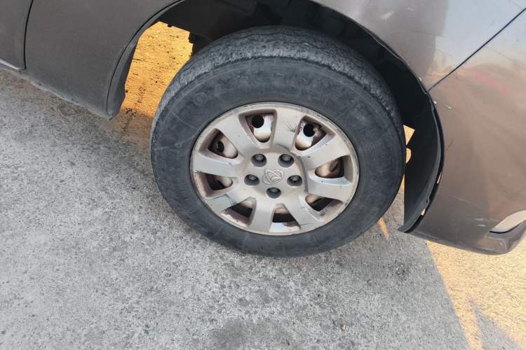 Used CHANGAN KAICHENG Ruixing M90 2017 2.0L Value Edition High-Roof 6-Seater Dual-Swing Doors 4G94S Right Front Wheel Hub