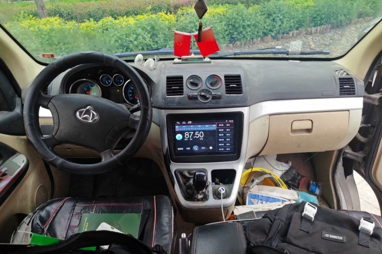 Used CHANGAN KAICHENG Ruixing M90 2018 2.0L Value-Added CNG Flat-Roof Hatchback with 6 Seats Model 4G94S Center Console