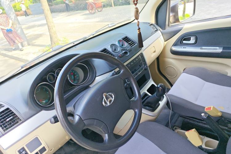Used CHANGAN KAICHENG Ruixing M90 2018 2.0L Value-Added CNG High-Roof Double-Door 6-Seater 4G94S Center Console