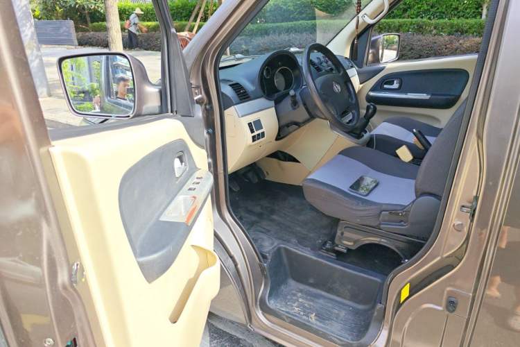 Used CHANGAN KAICHENG Ruixing M90 2018 2.0L Value-Added CNG High-Roof Double-Door 6-Seater 4G94S Driver Seat