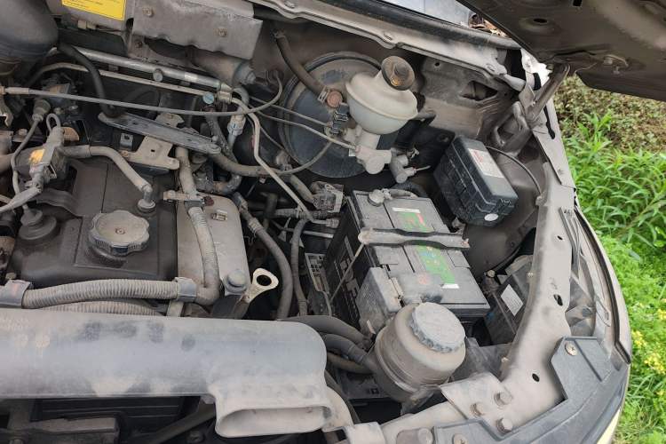 Used CHANGAN KAICHENG Ruixing M90 2018 2.0L Value-Added Flat-Top Liftback 6-Seater 4G94S Engine Bay Left