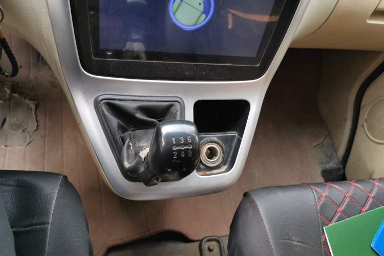 Used CHANGAN KAICHENG Ruixing M90 2018 2.0L Value-Added High-Roof Double-Door 6-Seater 4G94S Gear Lever