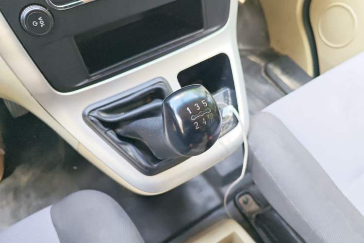 Used CHANGAN KAICHENG Ruixing M90 2018 2.0L Value-Added CNG High-Roof Double-Door 6-Seater 4G94S Gear Lever