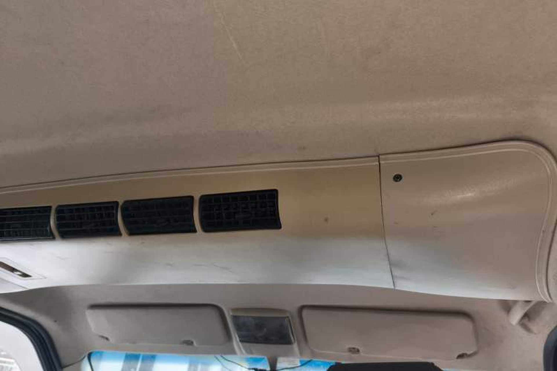 Used CHANGAN KAICHENG Ruixing M90 2018 2.0L Comfort Version Flat-Top Hatchback with 6 Seats Equipped with 4G94S Headliner
