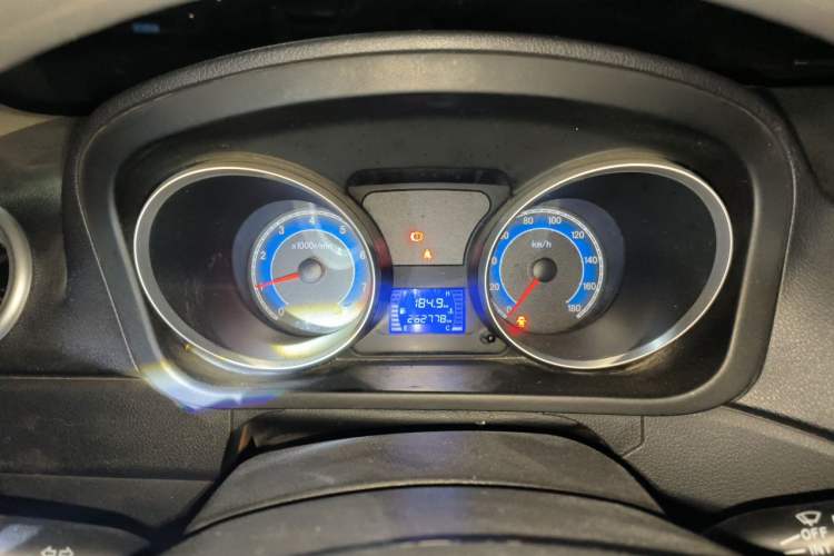 Used CHANGAN KAICHENG Ruixing M90 2018 2.0L Value-Added High-Roof Double-Door 6-Seater 4G94S Instrument Cluster