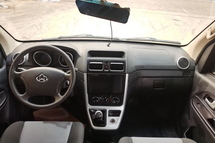 Used CHANGAN KAICHENG Ruixing M90 2018 2.0L Value-Added High-Roof Double-Door 6-Seater 4G94S Interior 3
