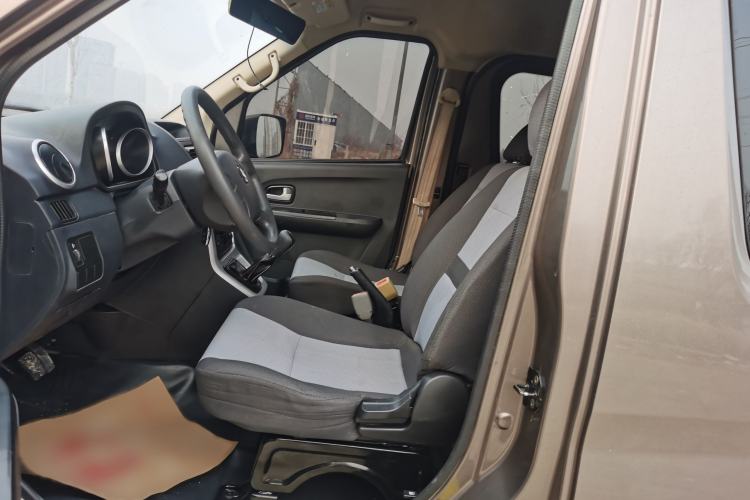 Used CHANGAN KAICHENG Ruixing M90 2018 2.0L Value-Added High-Roof Double-Door 6-Seater 4G94S Left Front Seat