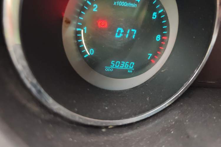 Used CHANGAN KAICHENG Ruixing M90 2018 2.0L Value-Added High-Roof Double-Door 6-Seater 4G94S Odometer Close Up