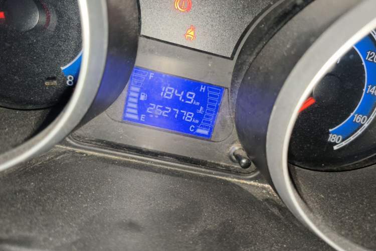 Used CHANGAN KAICHENG Ruixing M90 2018 2.0L Value-Added High-Roof Double-Door 6-Seater 4G94S Odometer Close Up