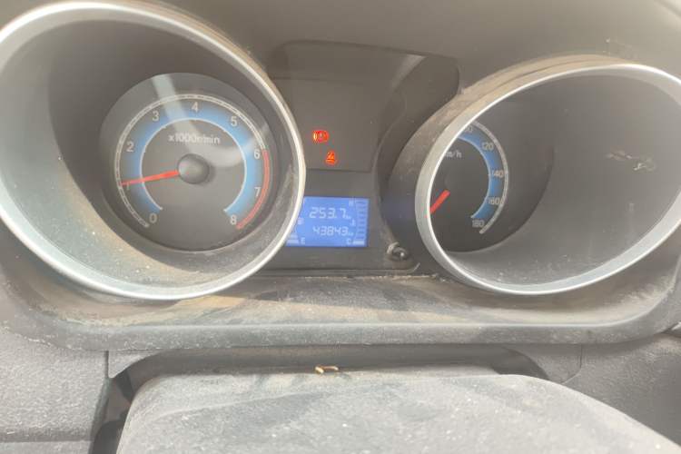 Used CHANGAN KAICHENG Ruixing M90 2018 2.0L Value-Added High-Roof Double-Door 6-Seater 4G94S Odometer Close Up