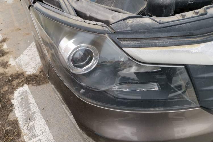 Used CHANGAN KAICHENG Ruixing M90 2018 2.0L Value-Added High-Roof Double-Door 6-Seater 4G94S Right Front Headlight