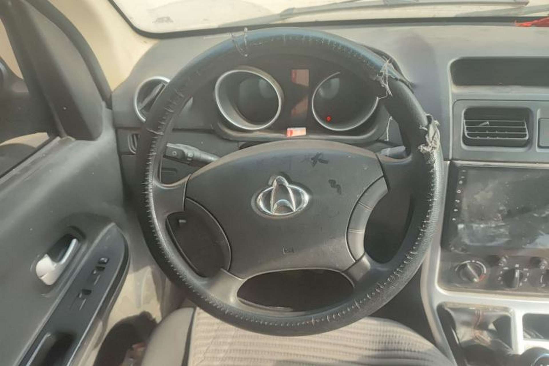 Used CHANGAN KAICHENG Ruixing M90 2018 2.0L Value-Added High-Roof Double-Door 6-Seater 4G94S Steering Wheel