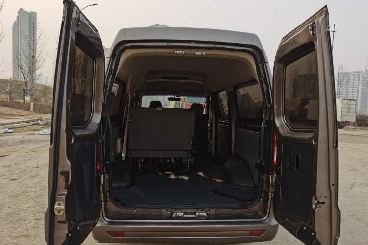 Used CHANGAN KAICHENG Ruixing M90 2018 2.0L Value-Added High-Roof Double-Door 6-Seater 4G94S Trunk