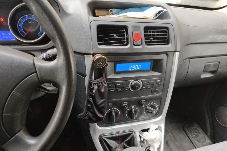 Used CHANGAN KAICHENG Ruixing M90 2018 2.0L Value-Added Flat-Top Liftback 6-Seater 4G94S Audio And AC Panel