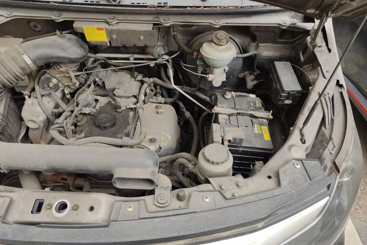Used CHANGAN KAICHENG Ruixing M90 2018 2.0L Value-Added Flat-Top Liftback 6-Seater 4G94S Engine Bay Left