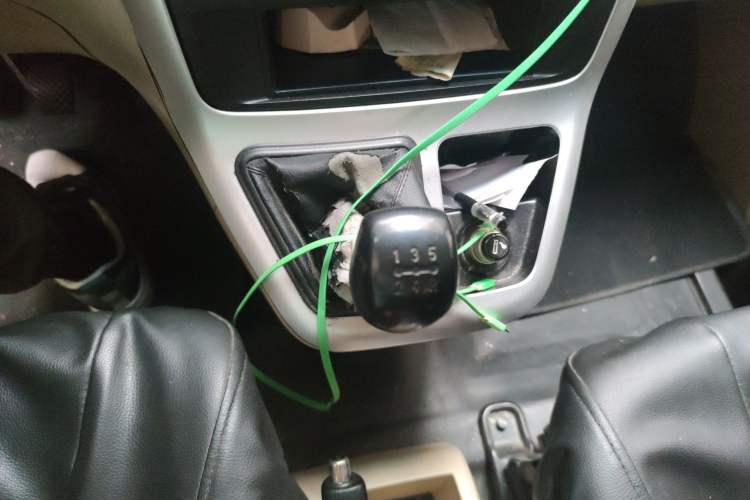 Used CHANGAN KAICHENG Ruixing M90 2018 2.0L Value-Added Flat-Top Liftback 6-Seater 4G94S Gear Lever