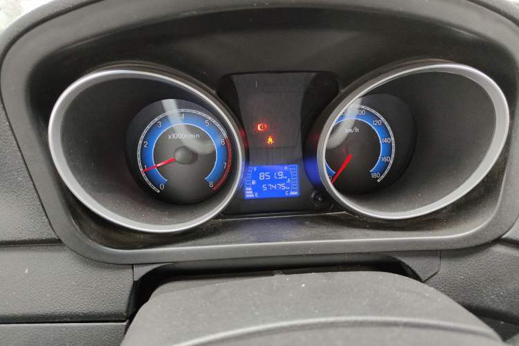 Used CHANGAN KAICHENG Ruixing M90 2018 2.0L Value-Added Flat-Top Liftback 6-Seater 4G94S Instrument Cluster