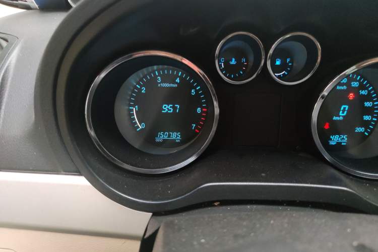 Used CHANGAN KAICHENG Ruixing M90 2018 2.0L Value-Added Flat-Top Liftback 6-Seater 4G94S Odometer Close Up