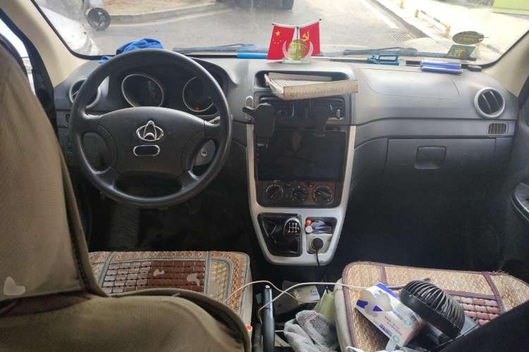 Used CHANGAN KAICHENG Ruixing M90 2018 2.0L Comfort Version Flat-Top Hatchback with 6 Seats Equipped with 4G94S Steering Wheel