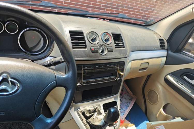 Used CHANGAN KAICHENG Ruixing M90 2018 2.0L Standard Edition Flat-Top Liftback 6-Seater 4G94S Audio And AC Panel