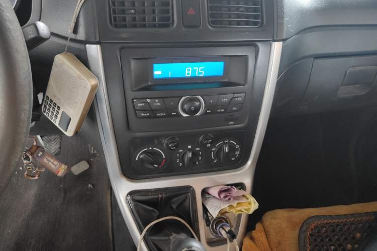 Used CHANGAN KAICHENG Ruixing M90 2018 2.0L Standard Edition Flat-Top Liftback 6-Seater 4G94S Audio And AC Panel