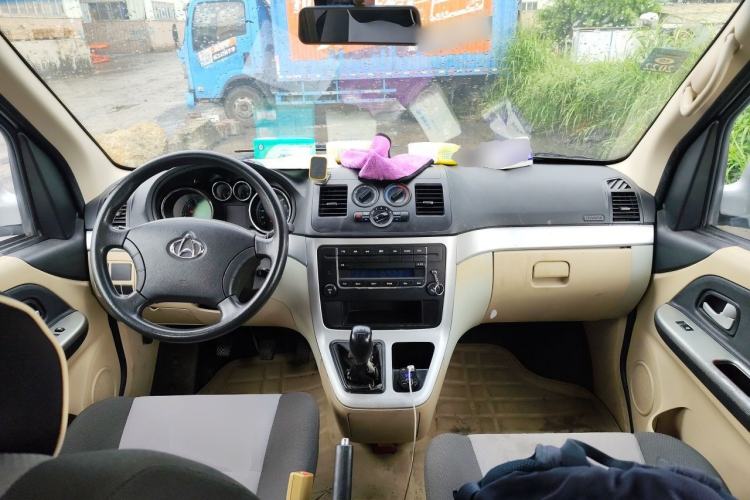 Used CHANGAN KAICHENG Ruixing M90 2018 2.0L Standard Version High-Roof Double-Door 6-Seater 4G94S Center Console