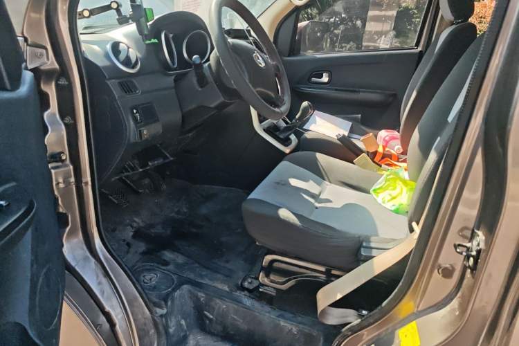 Used CHANGAN KAICHENG Ruixing M90 2018 2.0L Value-Added Flat-Top Liftback 6-Seater 4G94S Driver Seat