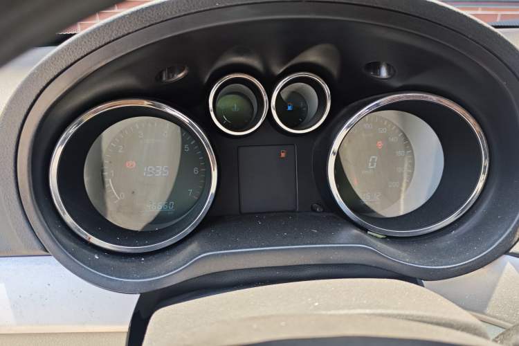 Used CHANGAN KAICHENG Ruixing M90 2018 2.0L Standard Edition Flat-Top Liftback 6-Seater 4G94S Instrument Cluster