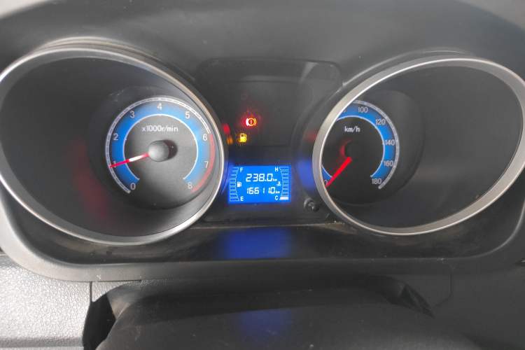 Used CHANGAN KAICHENG Ruixing M90 2018 2.0L Standard Edition Flat-Top Liftback 6-Seater 4G94S Instrument Cluster