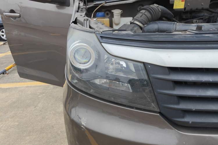 Used CHANGAN KAICHENG Ruixing M90 2018 2.0L Value-Added High-Roof Double-Door 6-Seater 4G94S Right Front Headlight