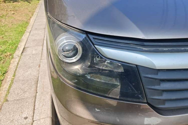 Used CHANGAN KAICHENG Ruixing M90 2018 2.0L Value-Added Flat-Top Liftback 6-Seater 4G94S Right Front Headlight