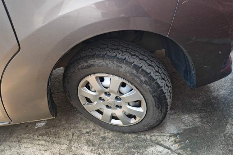 Used CHANGAN KAICHENG Ruixing M90 2018 2.0L Standard Edition Flat-Top Liftback 6-Seater 4G94S Right Front Wheel Hub