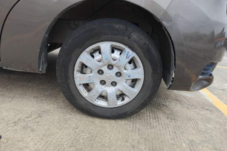 Used CHANGAN KAICHENG Ruixing M90 2018 2.0L Value-Added High-Roof Double-Door 6-Seater 4G94S Right Front Wheel Hub
