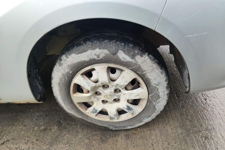 Used CHANGAN KAICHENG Ruixing M90 2018 2.0L Standard Version High-Roof Double-Door 6-Seater 4G94S Right Front Wheel Hub