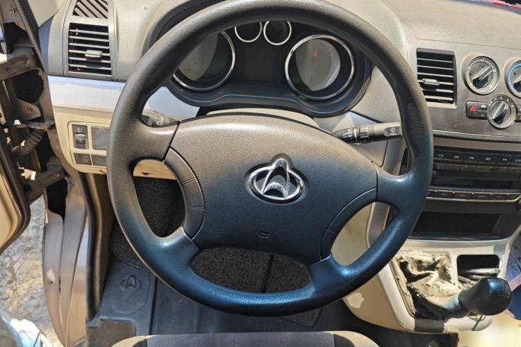 Used CHANGAN KAICHENG Ruixing M90 2018 2.0L Standard Edition Flat-Top Liftback 6-Seater 4G94S Steering Wheel