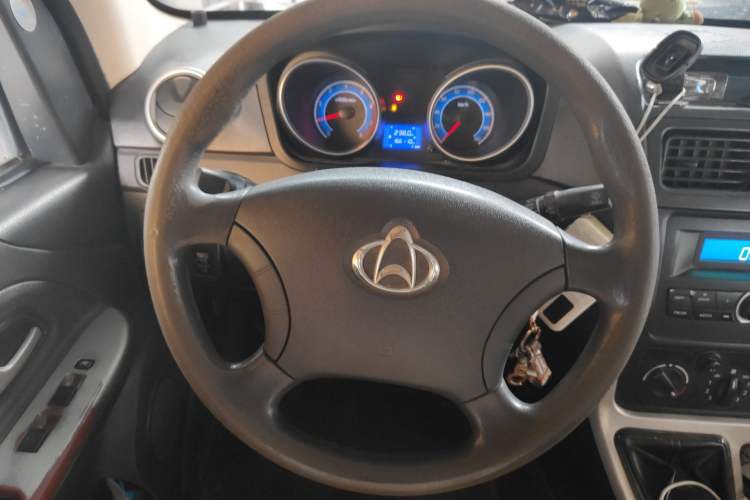 Used CHANGAN KAICHENG Ruixing M90 2018 2.0L Standard Edition Flat-Top Liftback 6-Seater 4G94S Steering Wheel