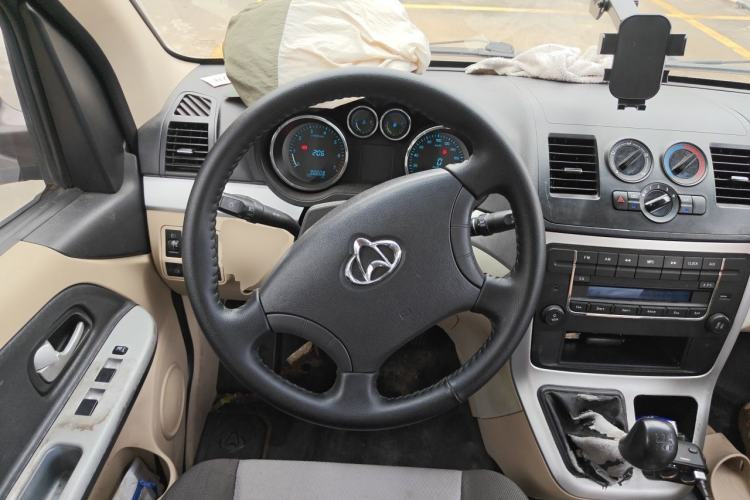 Used CHANGAN KAICHENG Ruixing M90 2018 2.0L Value-Added High-Roof Double-Door 6-Seater 4G94S Steering Wheel