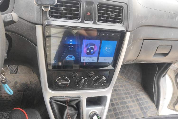 Used CHANGAN KAICHENG Ruixing M90 2018 2.0L Value-Added Flat-Top Liftback 6-Seater 4G94S Audio And AC Panel