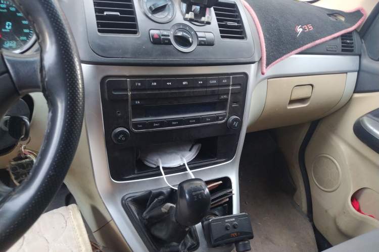 Used CHANGAN KAICHENG Ruixing M90 2018 2.0L Comfort-Grade High-Roof Dual-Slide Door 6-Seater 4G94S Audio And AC Panel